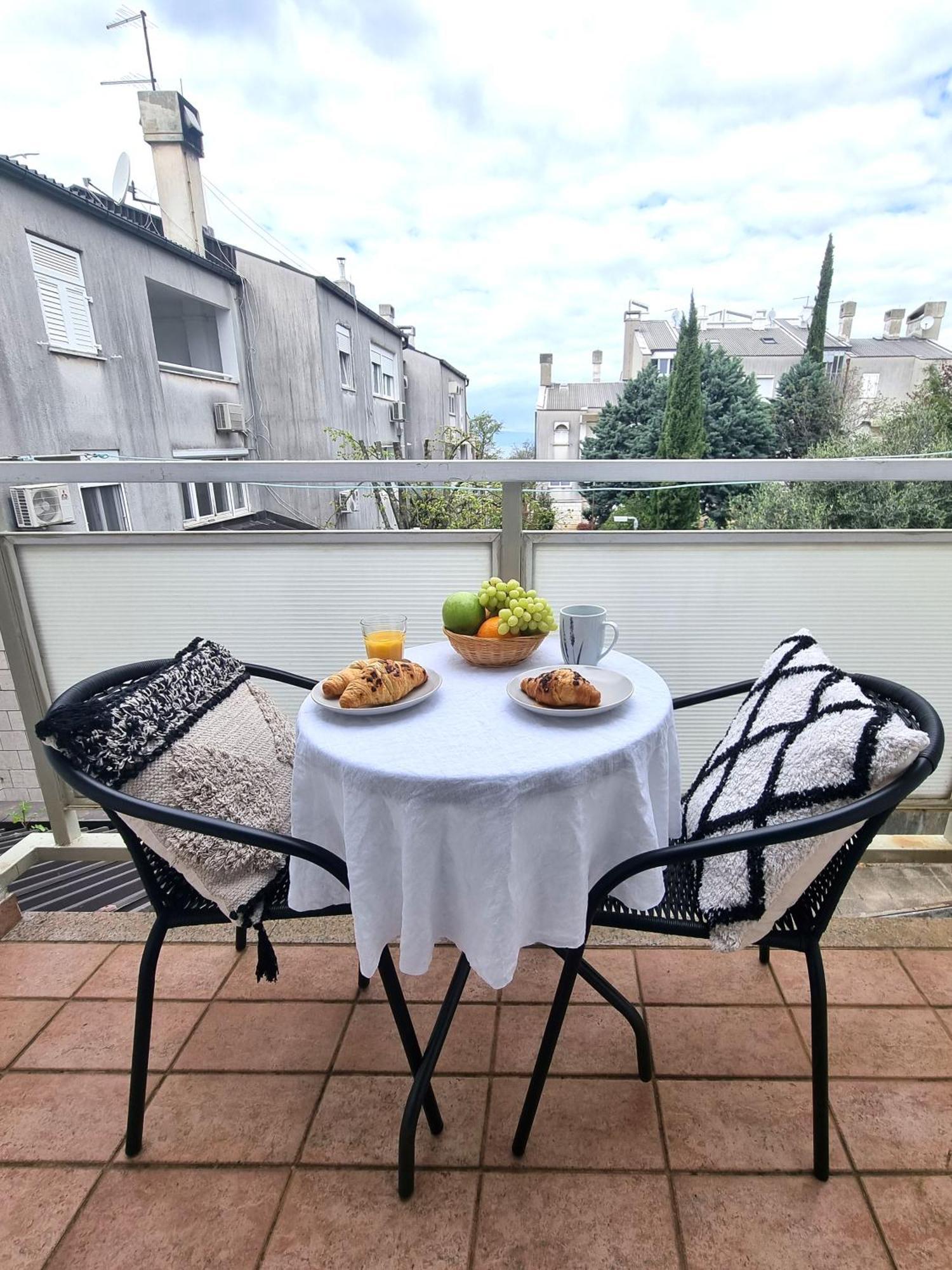 Apartment Sol Dolcevita Njivice Eksteriør billede